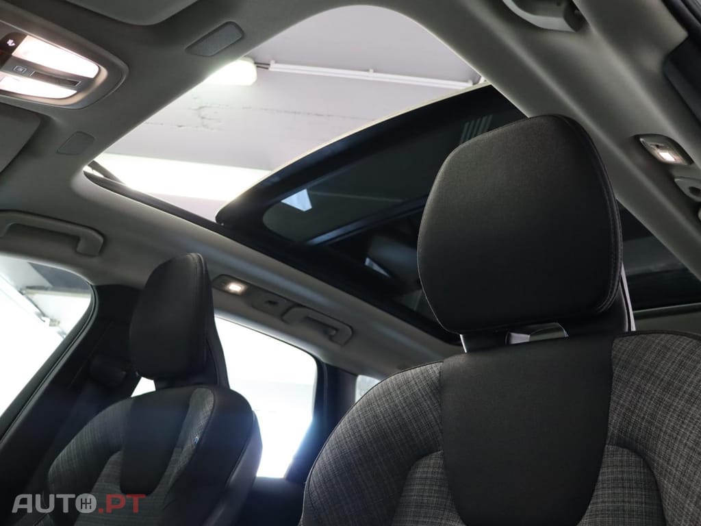 Volvo XC60 2.0 T6  AWD PHEV Core Auto