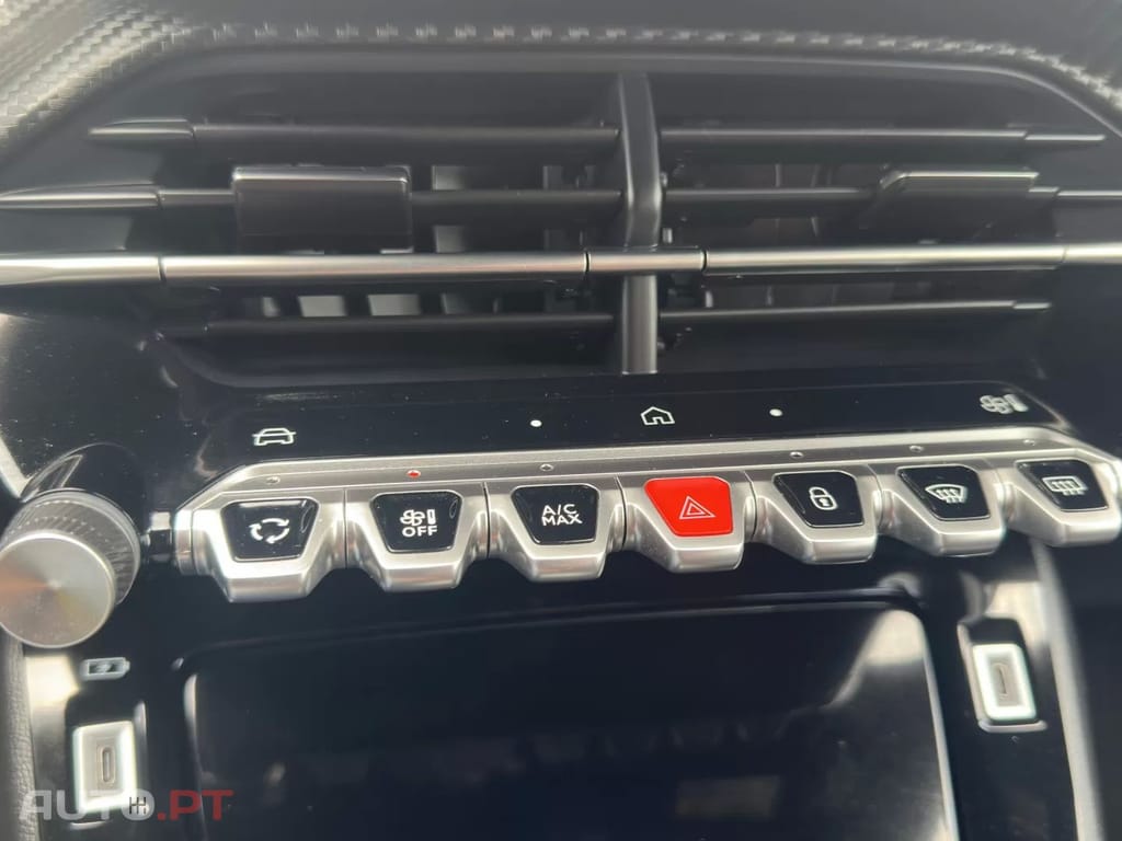 Peugeot 2008 1.2 Hybrid Allure e-DCS6