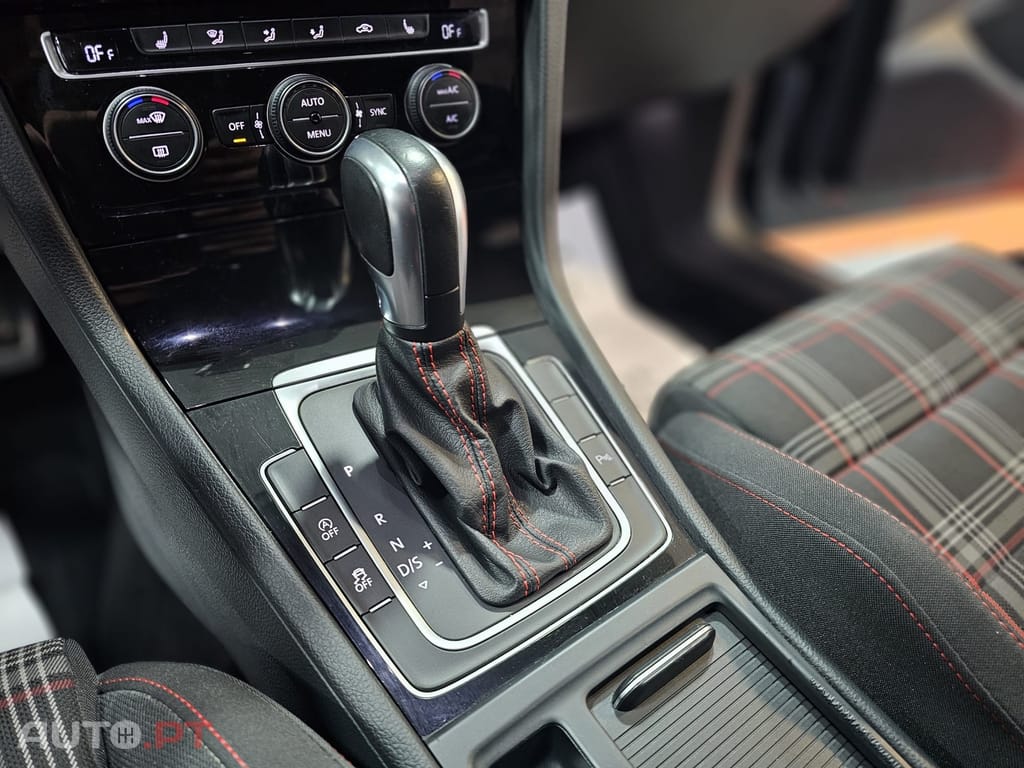 Volkswagen Golf 2.0 TSI GTI DSG Performance