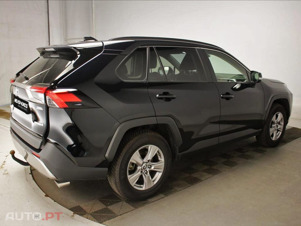 Toyota RAV4 2.5 Hybrid Dynamic Business