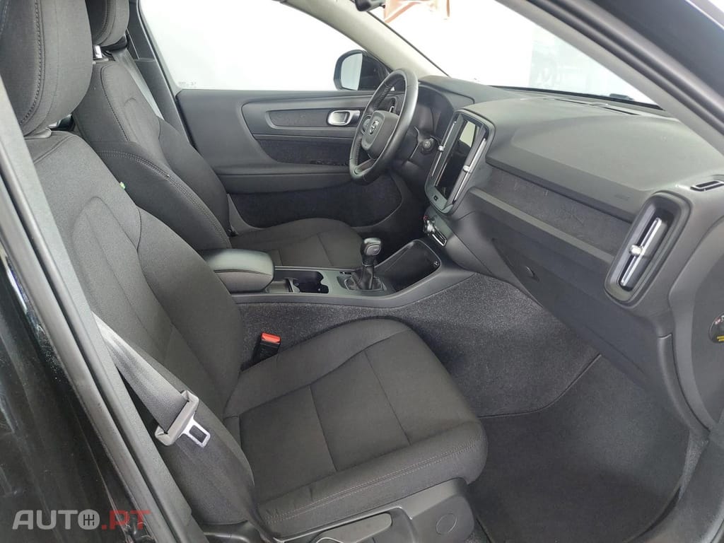 Volvo XC40 1.5 T2 Momentum