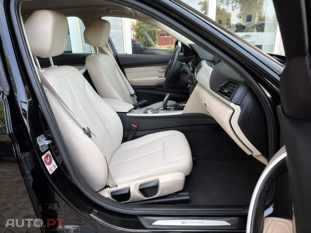 BMW 330 e iPerformance Advantage