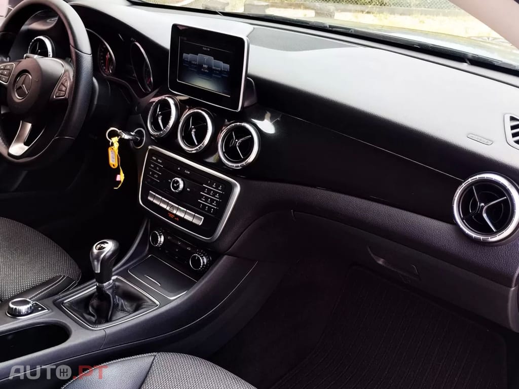 Mercedes-Benz CLA 180 d Shooting Brake