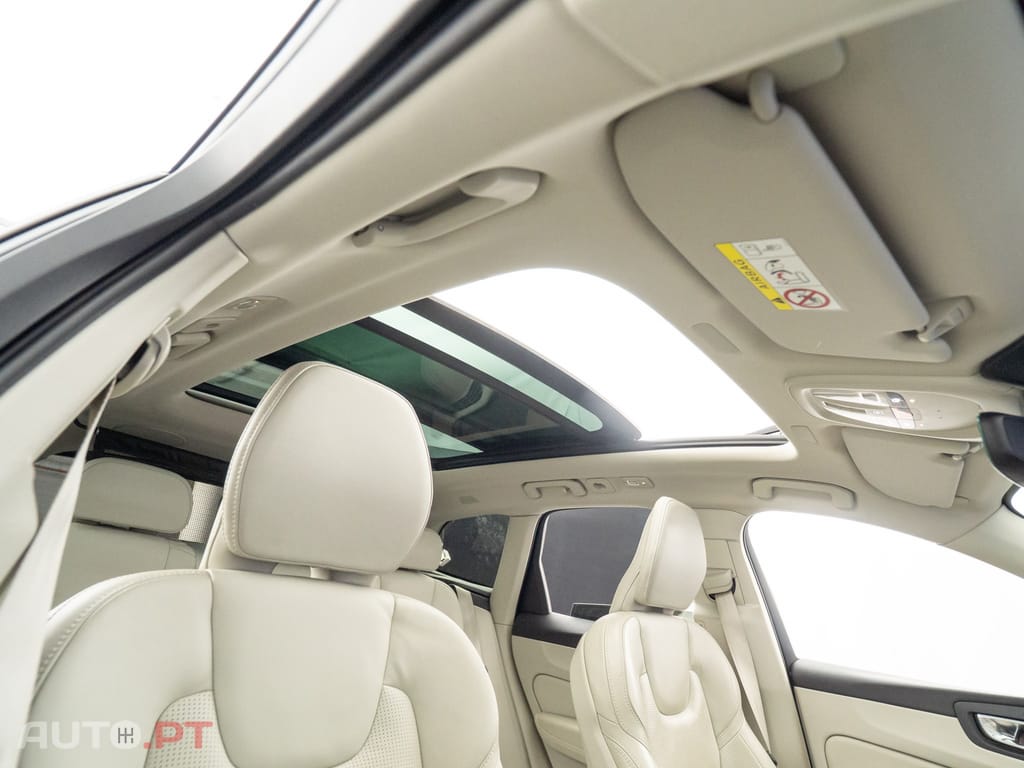 Volvo XC60 2.0 T8 PHEV Ultimate Bright AWD
