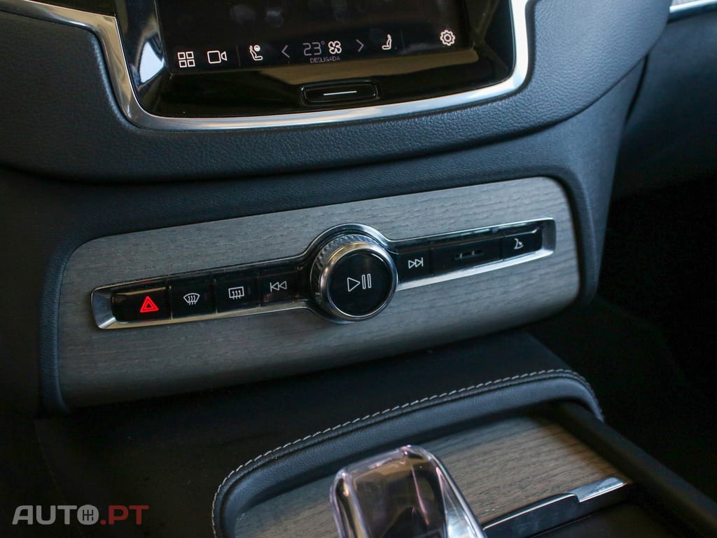 Volvo XC90 2.0 T8 PHEV Core AWD