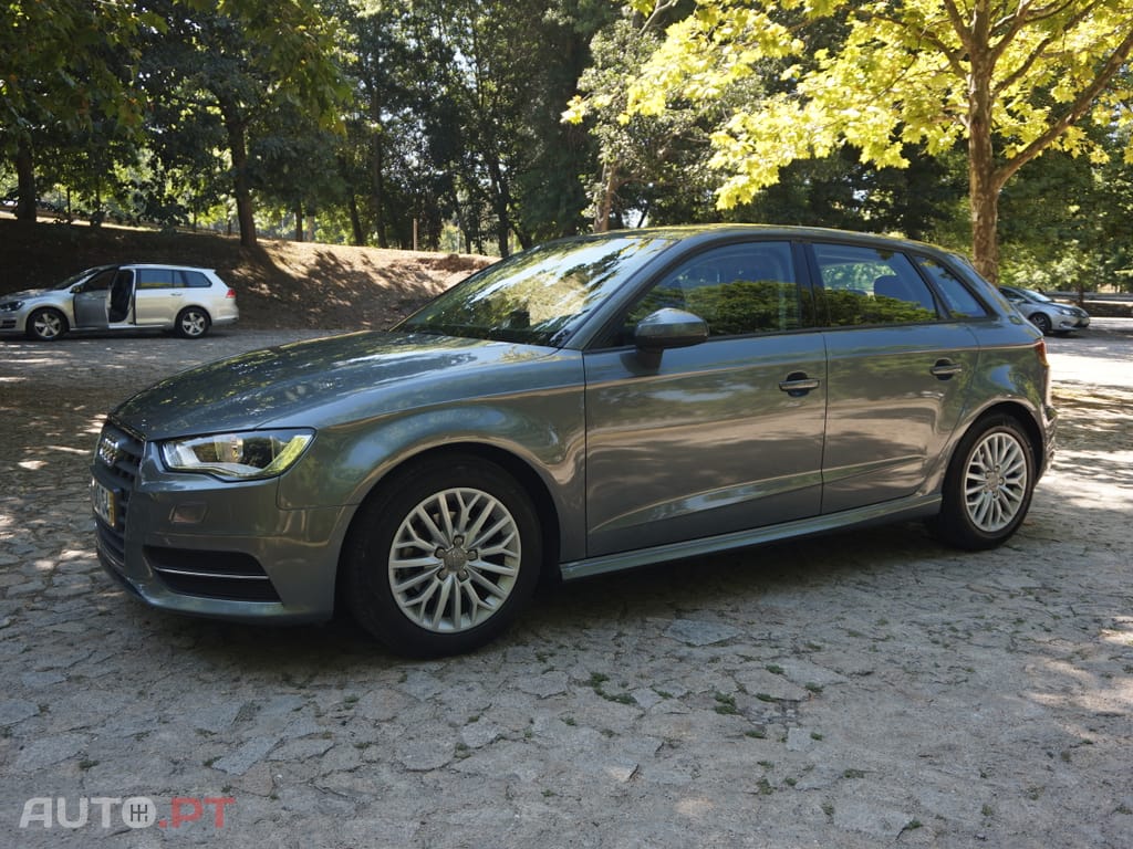 Audi A3 Sportback 1.6 TDI Attraction Ultra