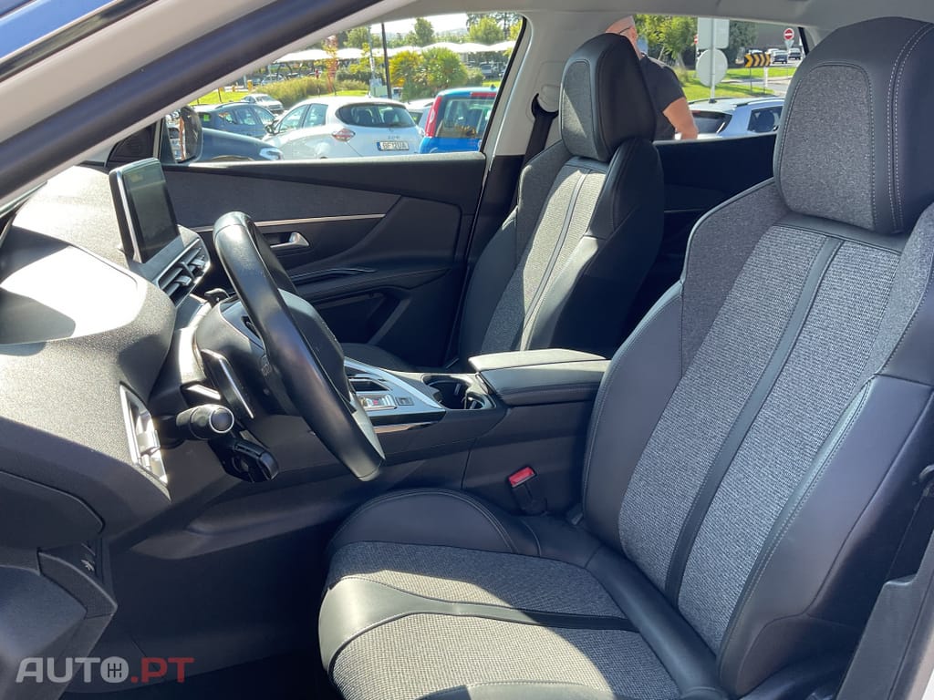 Peugeot 3008 1.5 BlueHDi Allure Pack EAT8