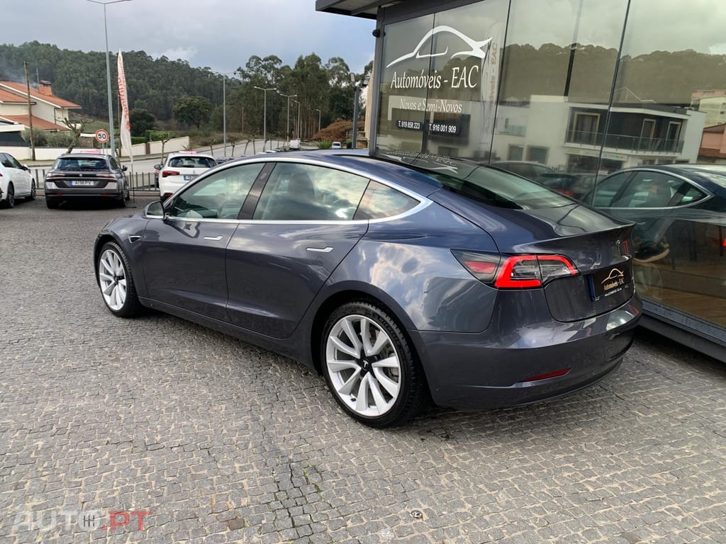 Tesla Model 3 Long-Range Dual Motor AWD