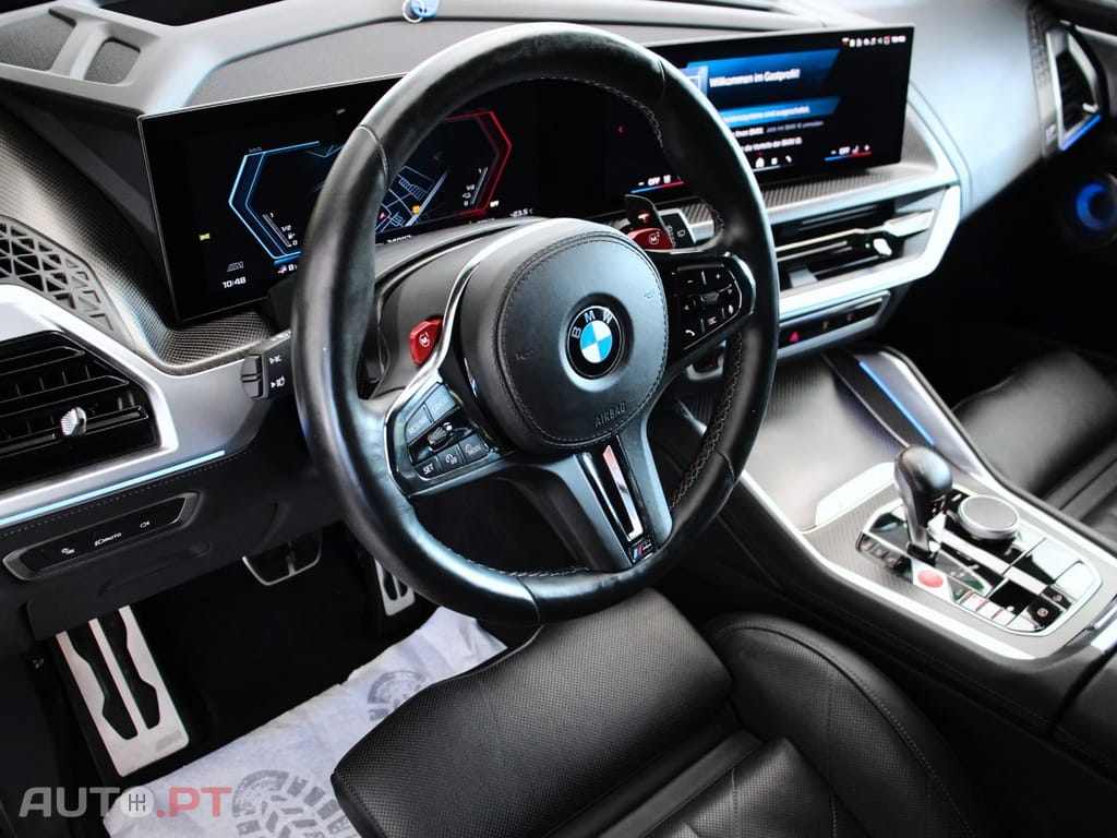 BMW XM BASE