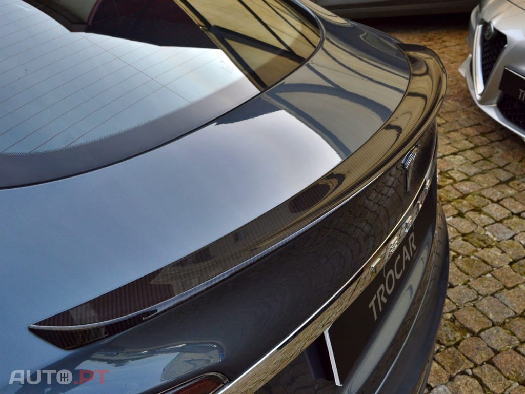 Tesla Model S 85 Perfomance
