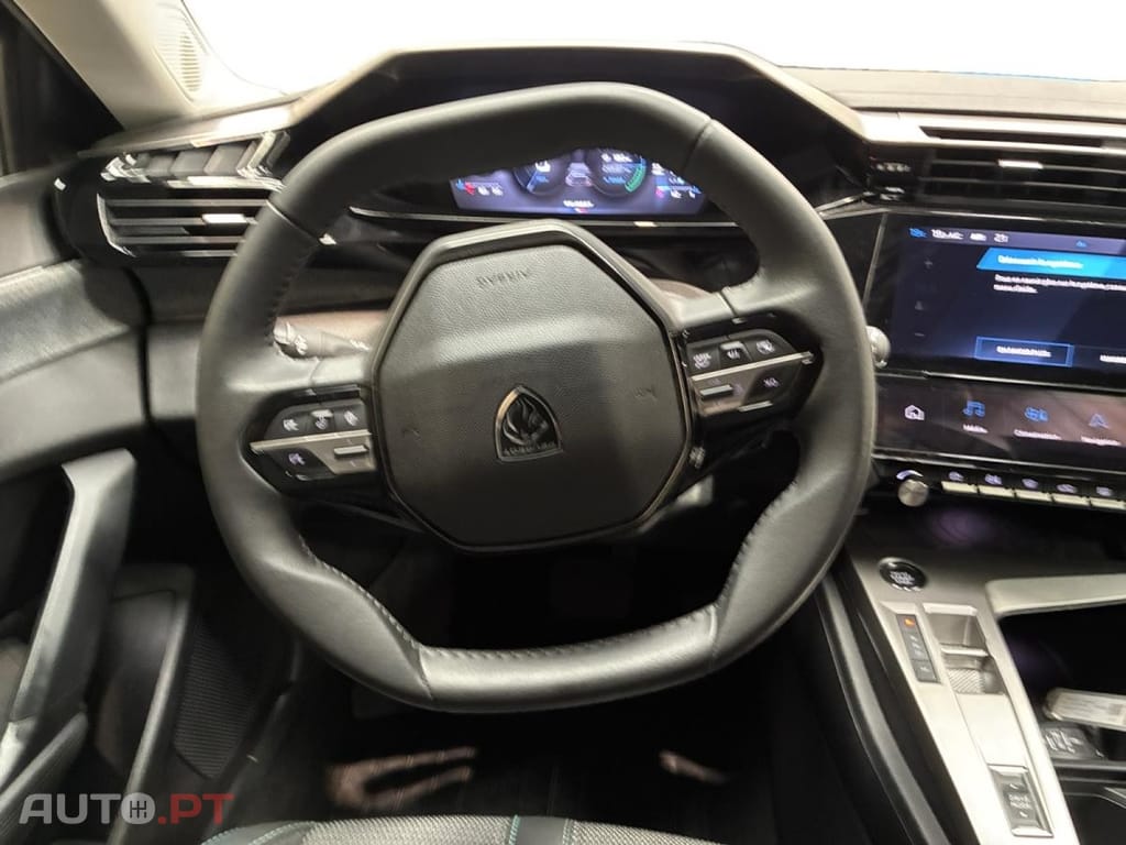 Peugeot 408 1.2 Hybrid Allure e-DCS6