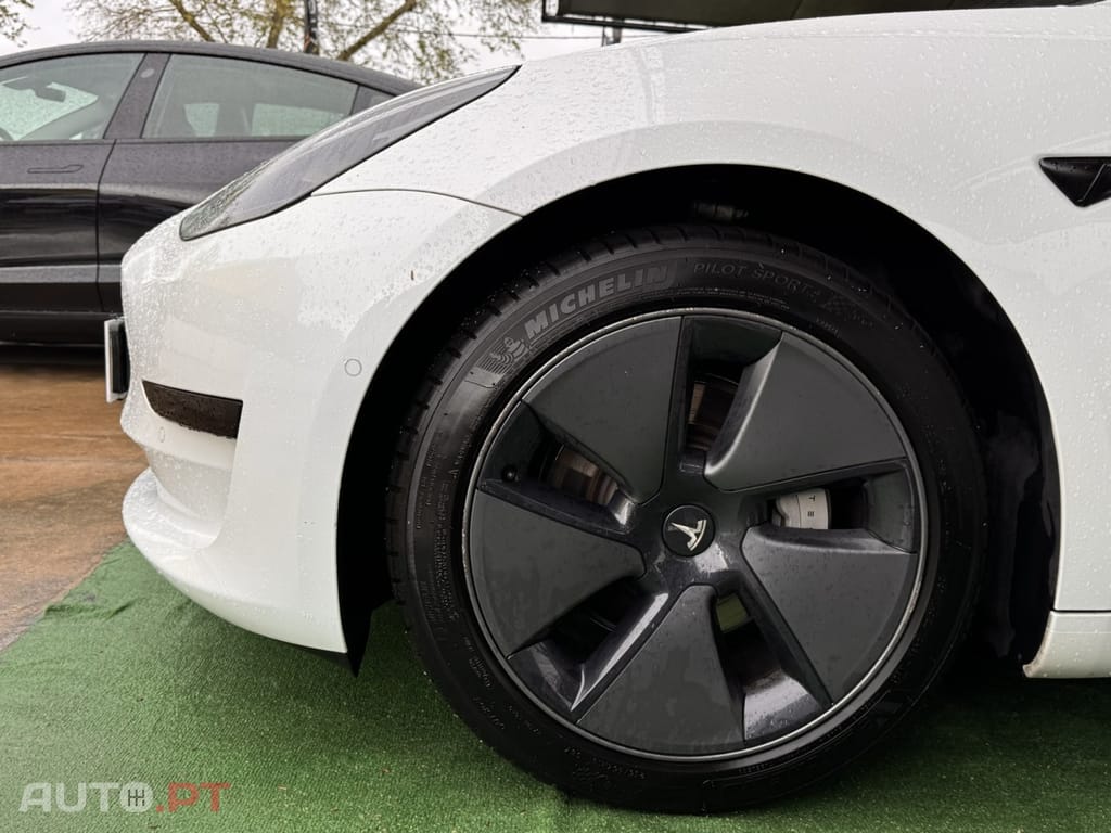 Tesla Model 3 Standard Range Plus RWD