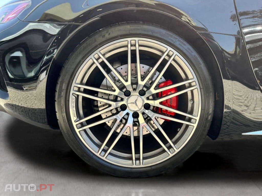Mercedes-Benz AMG GT Coupe  V8 