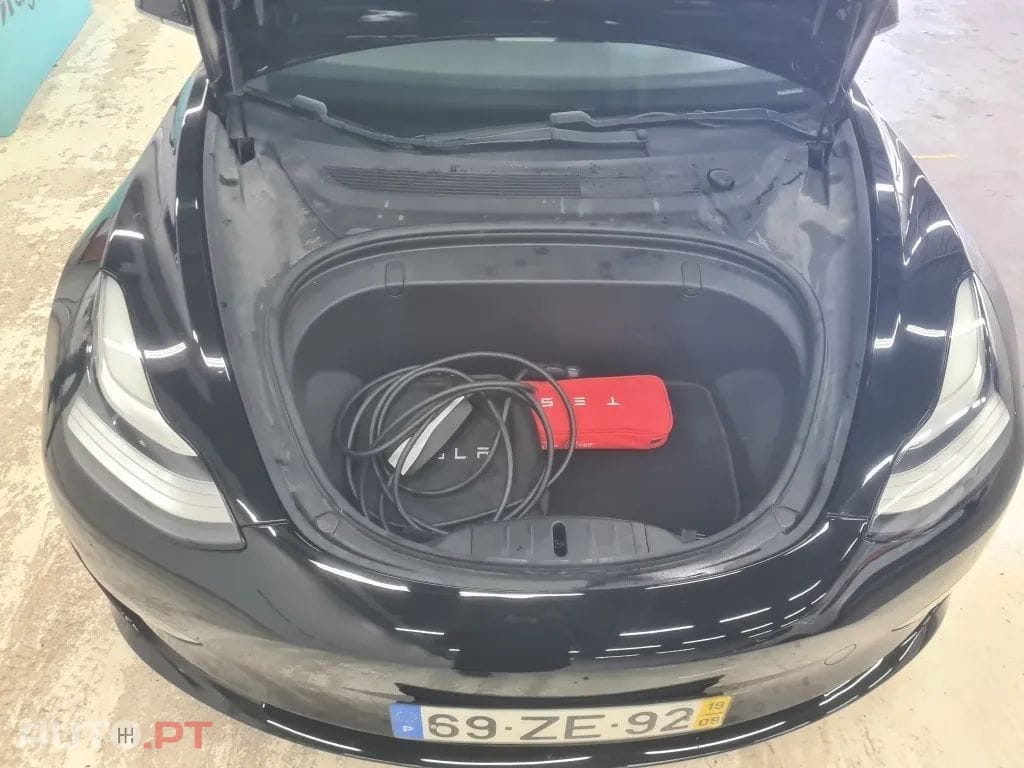 Tesla Model 3 Long-Range RWD