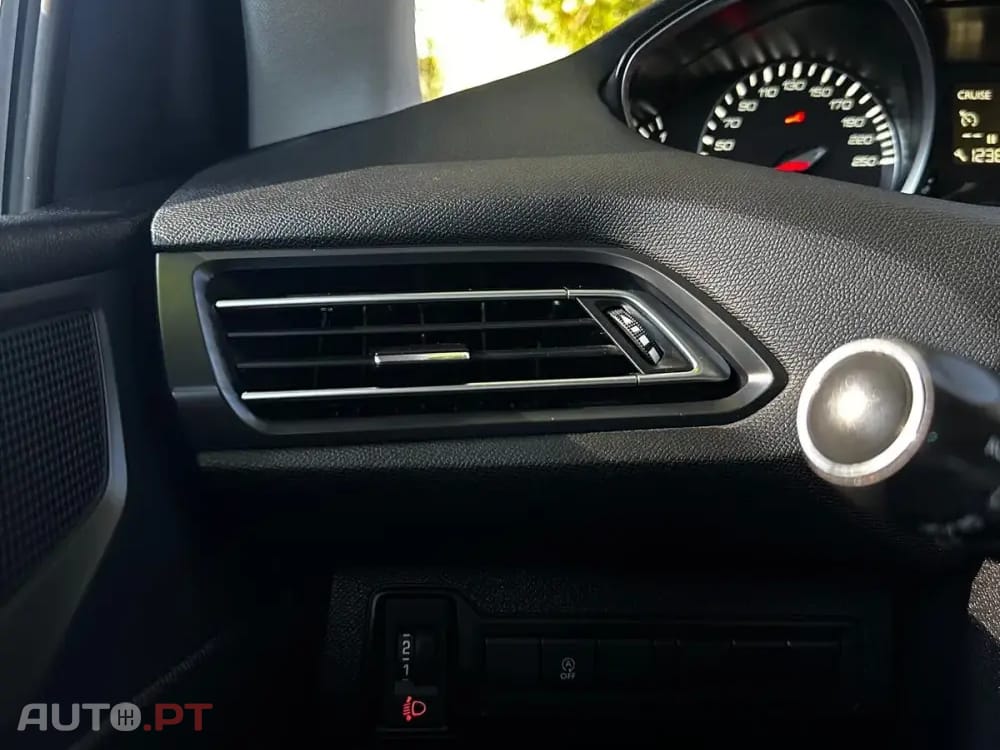 Peugeot 308 1.5 BlueHDi Allure