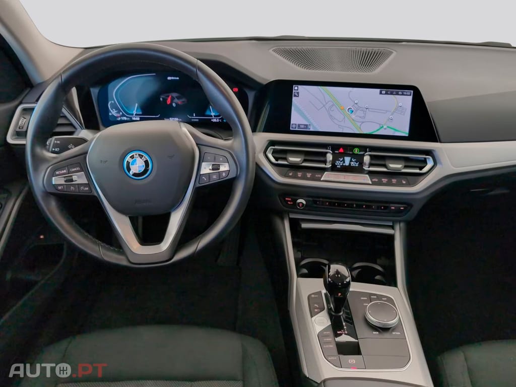 BMW 320 I.V.A DEDUTIVEL Sport