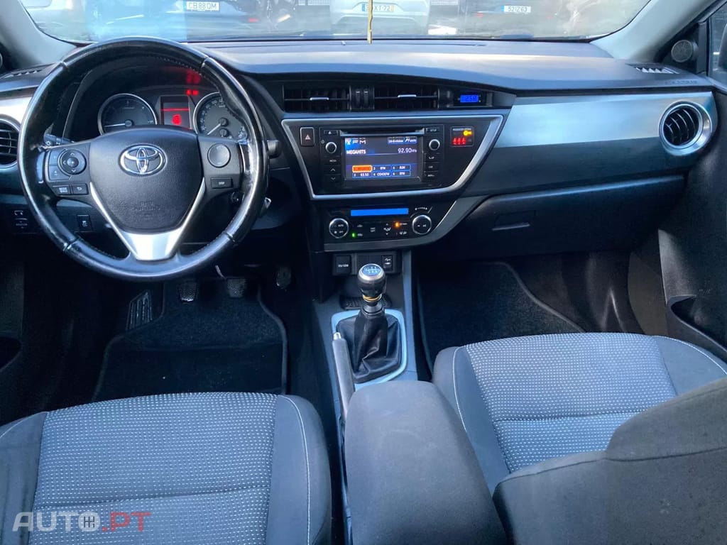 Toyota Auris 1.4 D-4D Exclusive