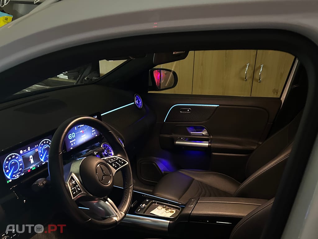 Mercedes-Benz EQA 300 4 matic