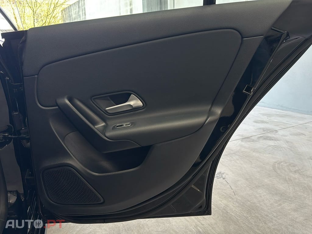 Mercedes-Benz CLA 180 7G-DCT Progressive