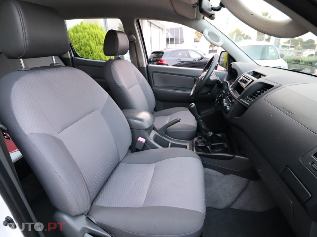 Toyota Hilux 2.5 D-4D 4WD CD PM
