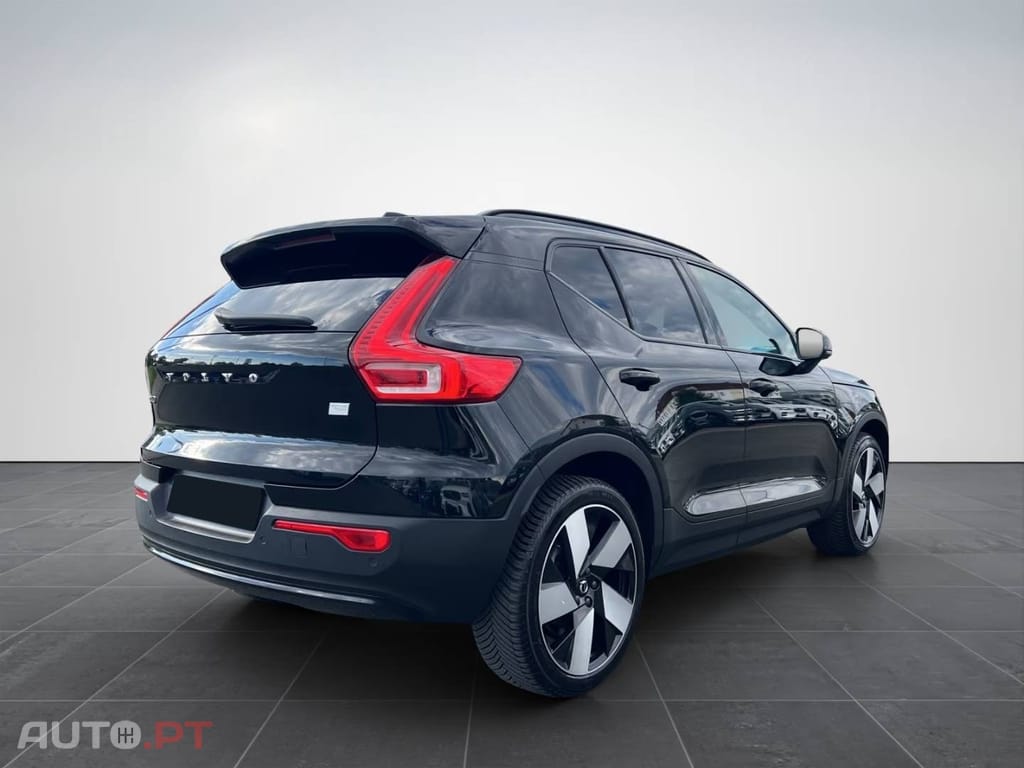 Volvo EX40 Core Recharge Pure AWD
