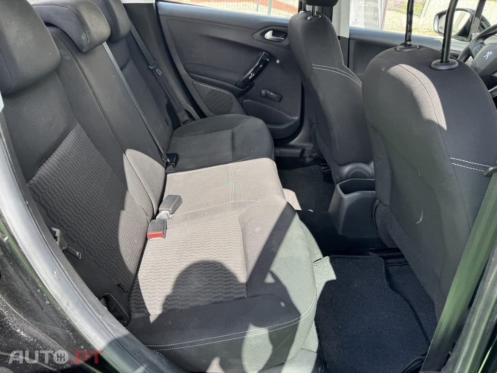 Peugeot 208 1.5 BlueHDi Active Business Pack