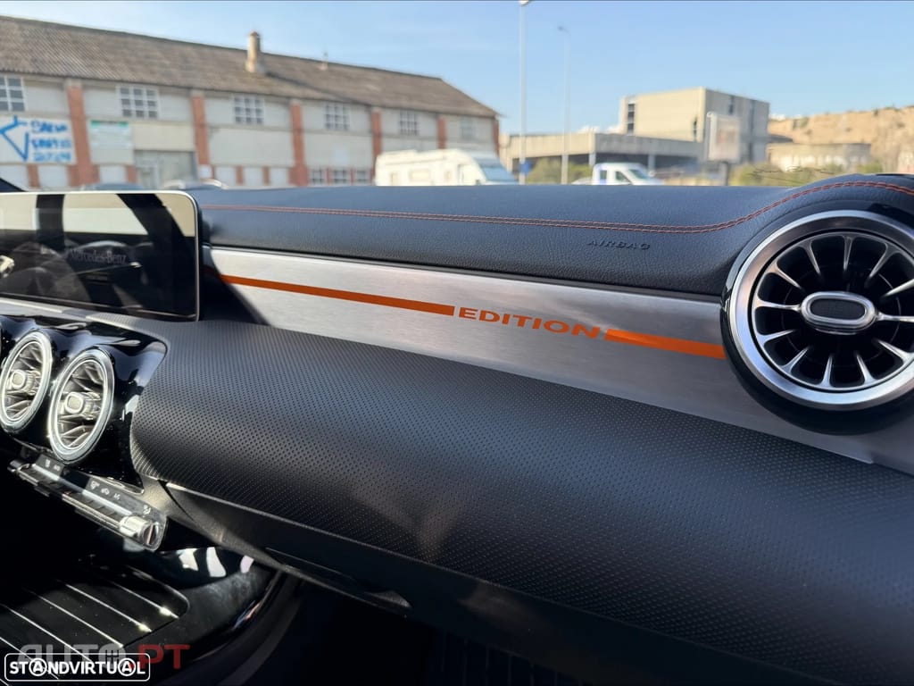 Mercedes-Benz CLA 200 shooting Brake AMG Line Aut. Orange edition