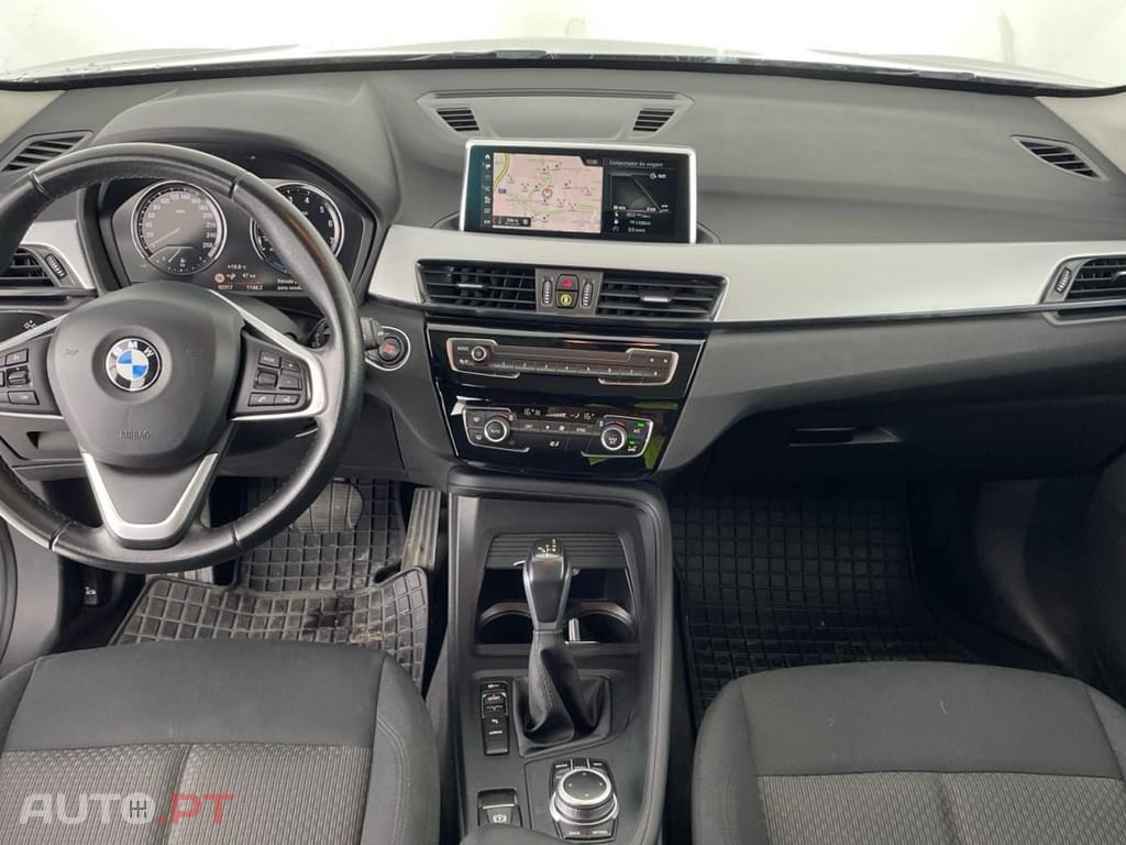 BMW X1 25 e xDrive — fotografia 12