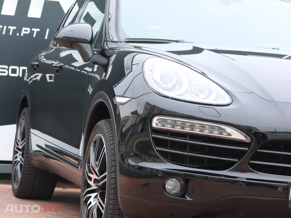 Porsche Cayenne Platinum Edition — fotografia 11