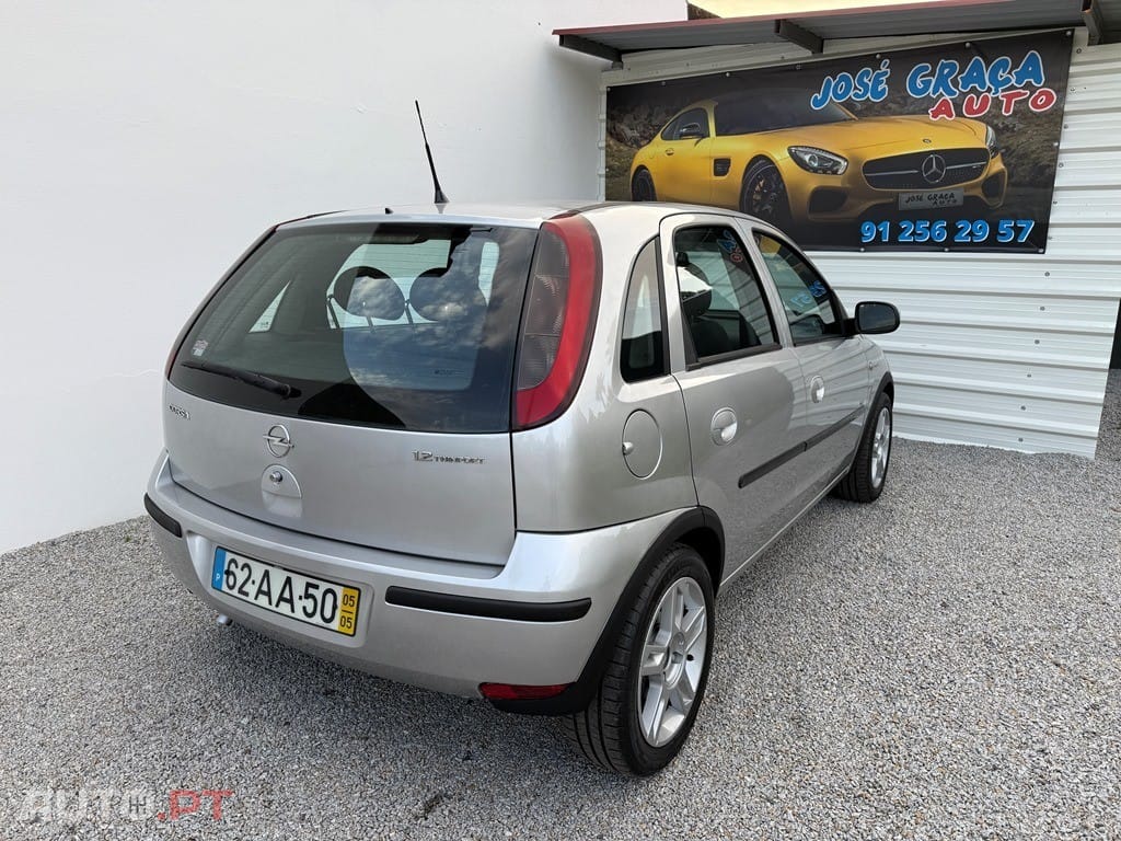 Opel Corsa 1.2 Twinport Cosmo