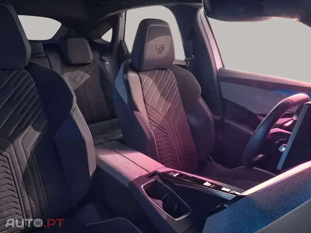 Peugeot E-3008 73 kWh Allure I.V.A DEDUTÍVEL 