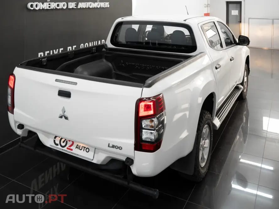 Mitsubishi L200 2.3 DI-D CD Invite 4WD