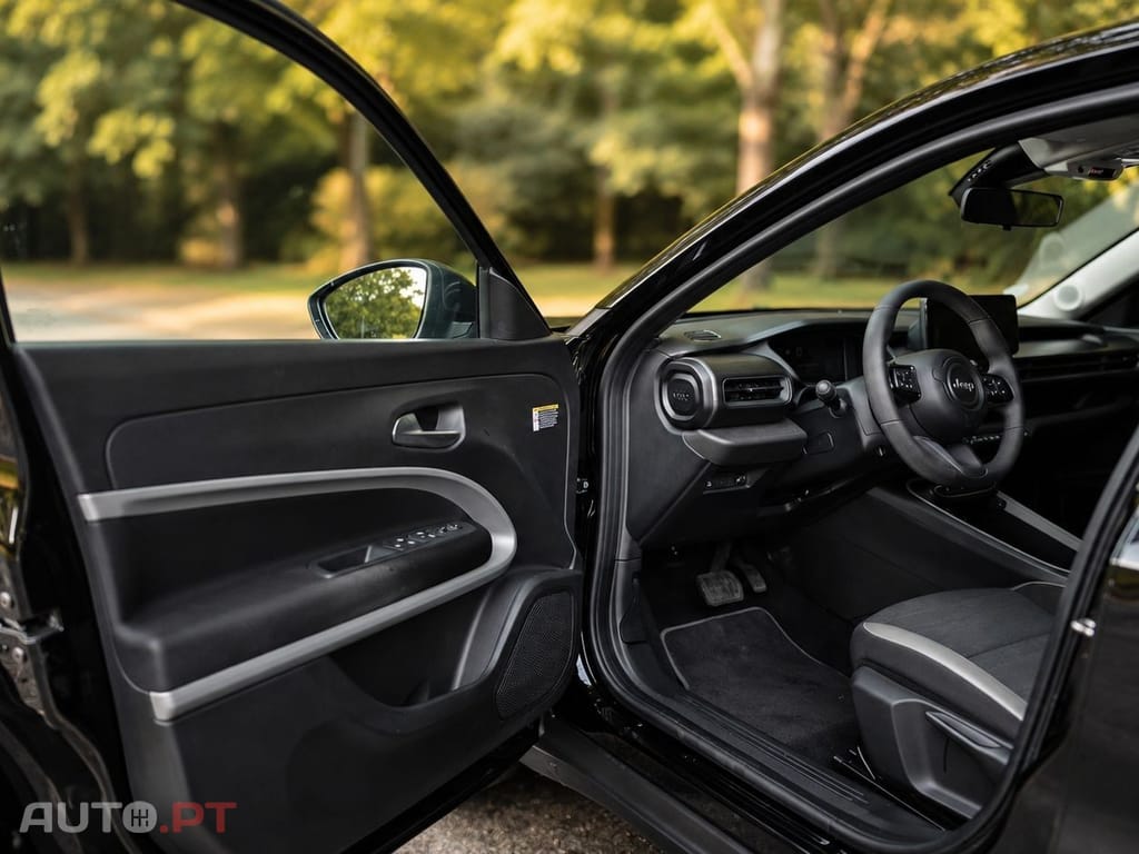 Jeep Avenger 54 kWh Black Edition