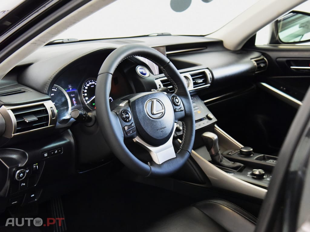 Lexus IS Executive — fotografia 12