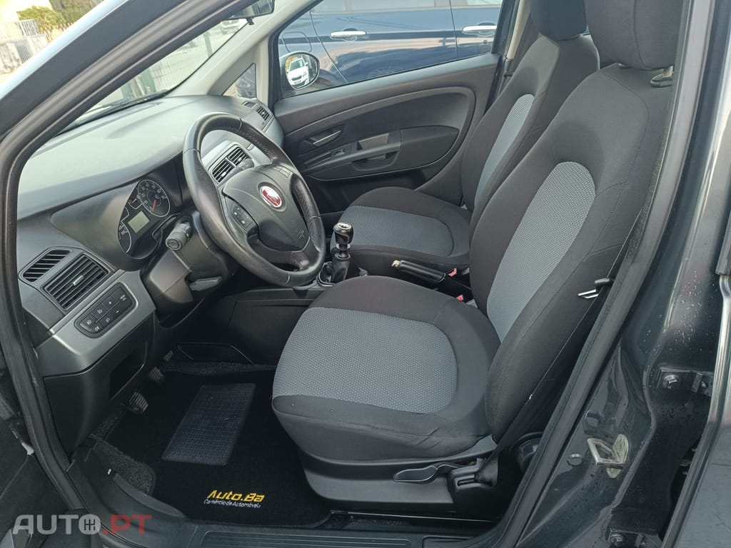 Fiat Grande Punto Outro
