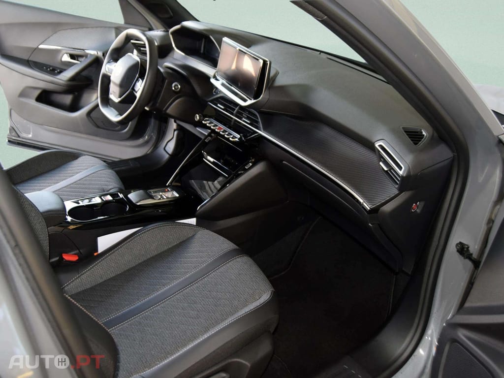 Peugeot E-2008 50 kWh Allure