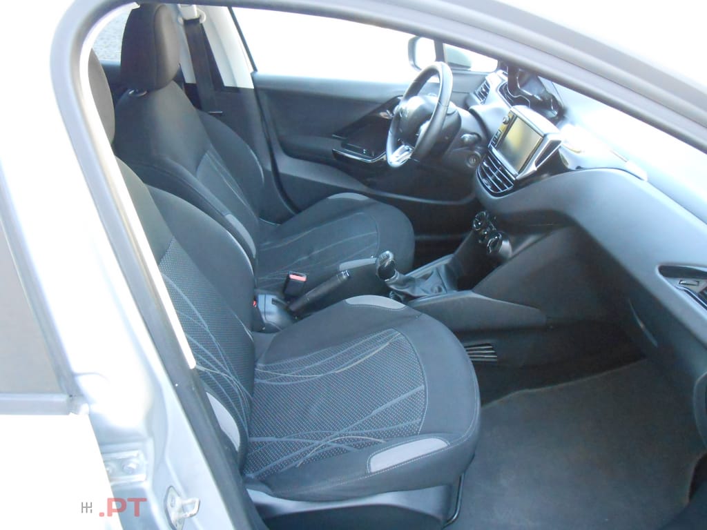Peugeot 208 208 1.4 HDi Active