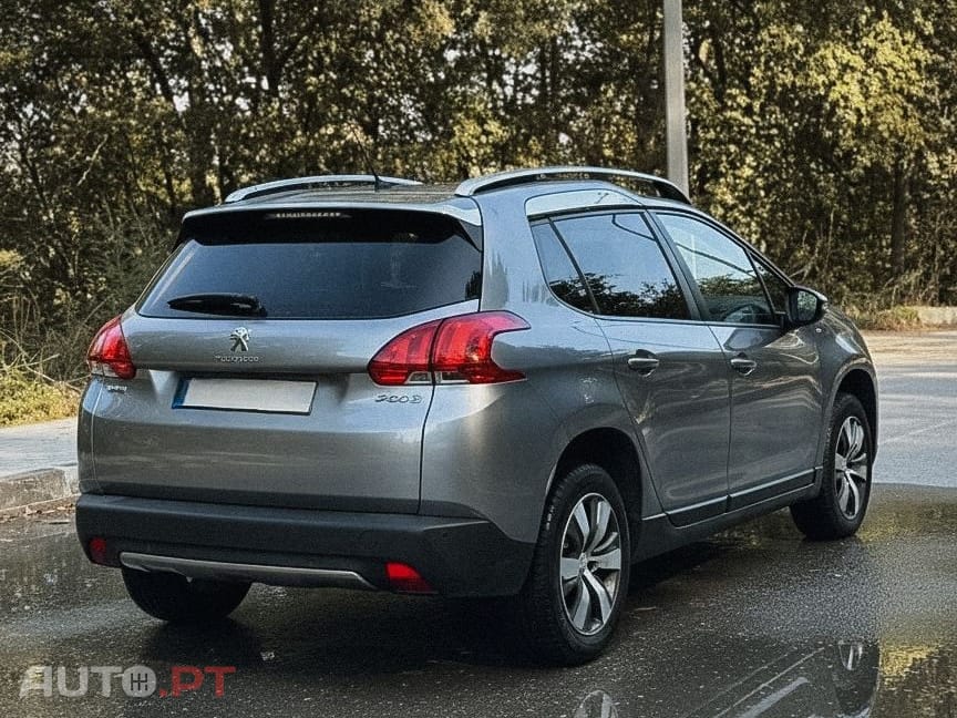 Peugeot 2008 1.2 PureTech Allure