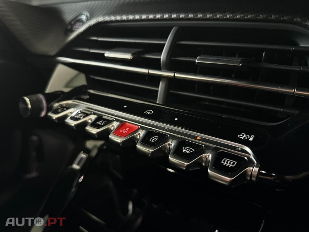 Peugeot E-2008 54 kWh GT