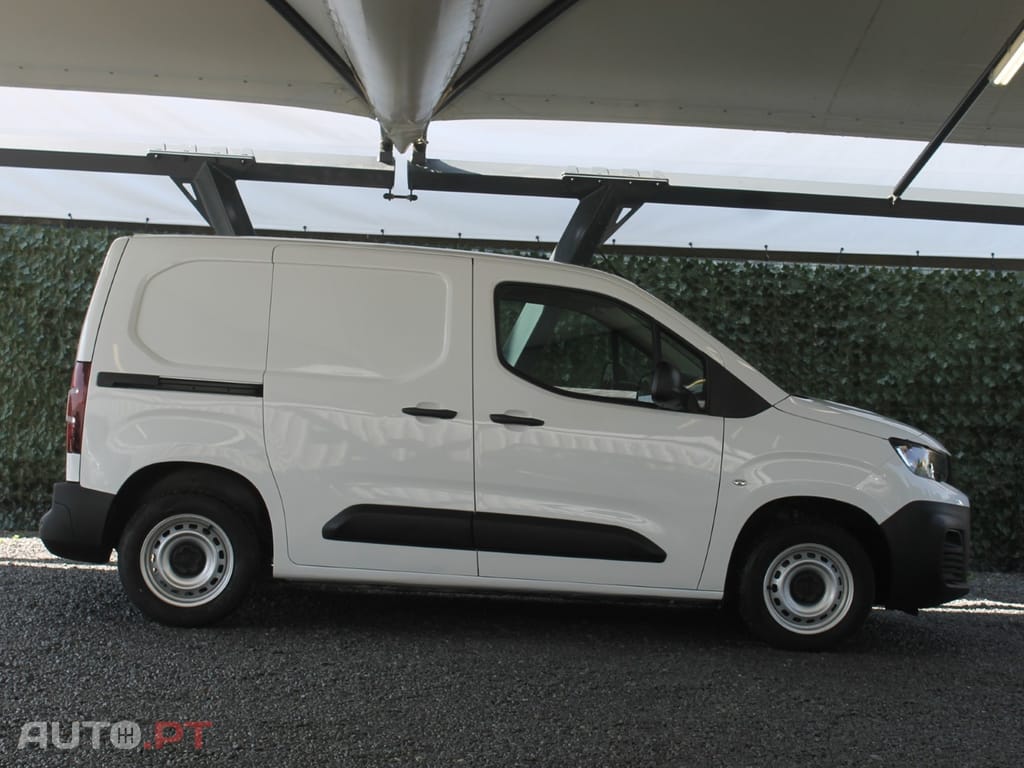 Peugeot Partner PRO STANDART 3 LUGARES / IVA DEDUTÍVEL