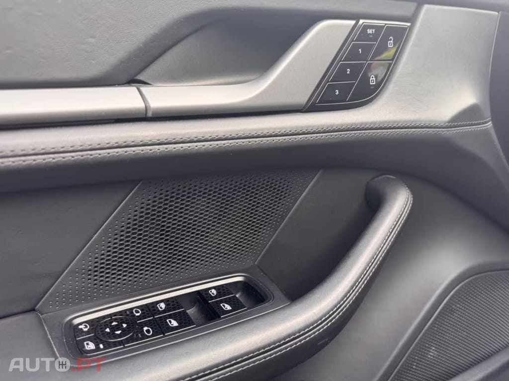 Porsche Taycan 92 % I.V.A DEDUTIVEL 