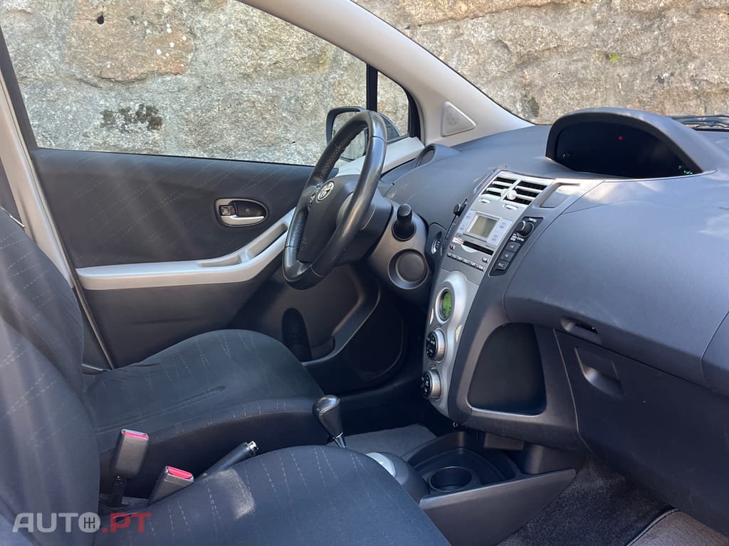 Toyota Yaris 1.0 VVT-i Sol High Pack Automático