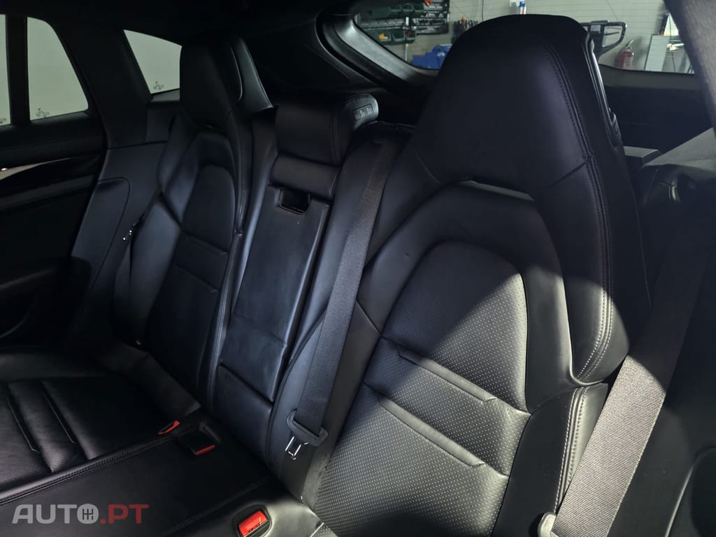 Porsche Panamera 4 E-Hybrid Executive