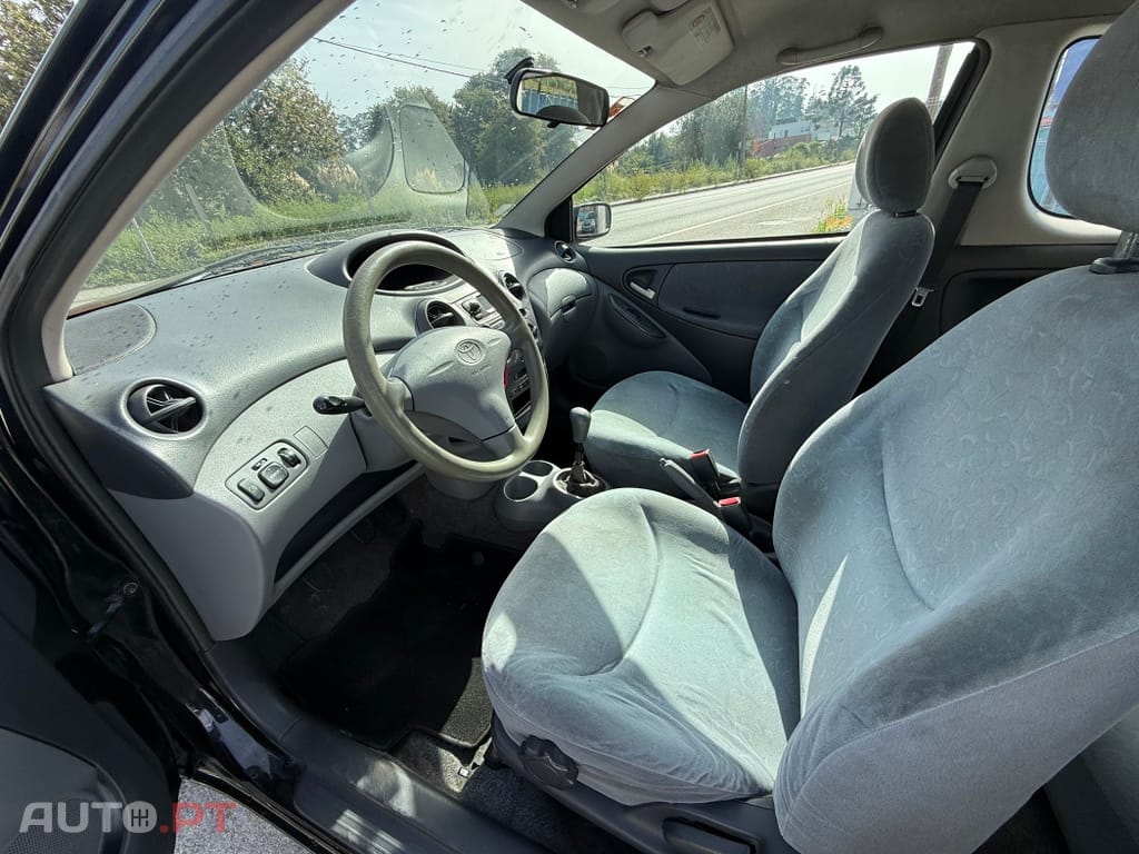 Toyota Yaris 1.0 Base C/Radio