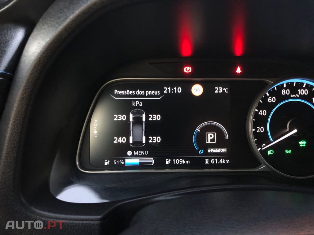 Nissan Leaf Tekna Two Tone