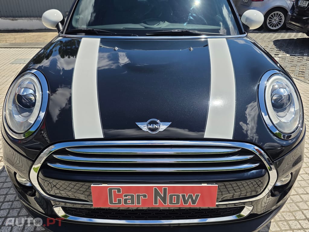 MINI Cooper D AUTO 5 Portas