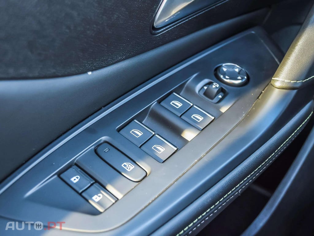 Peugeot 408 1.6 Hybrid GT e-EAT8