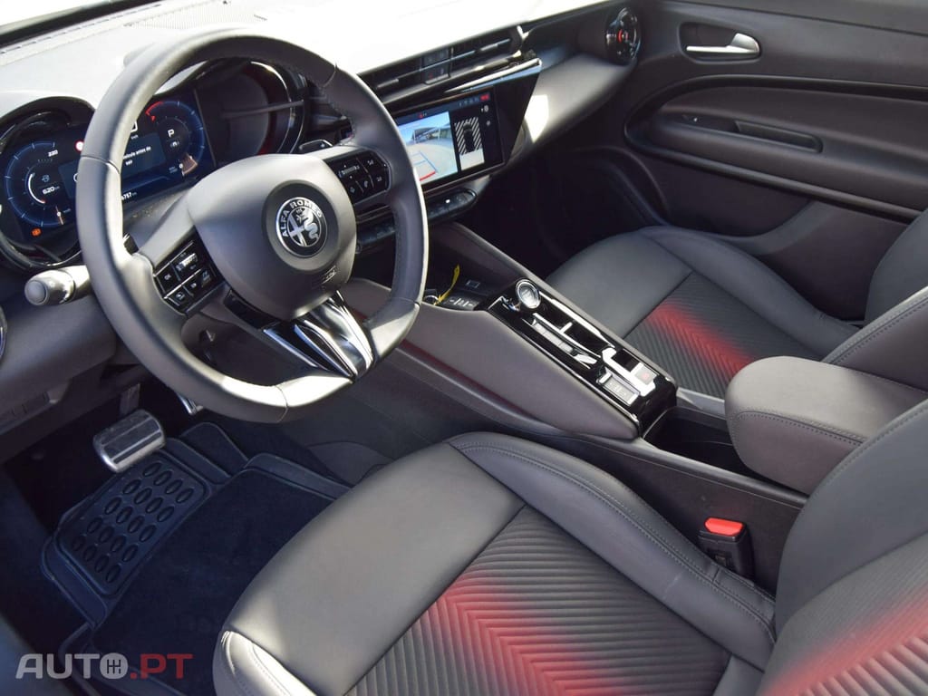 Alfa Romeo Junior 1.2 Speciale eDCT6