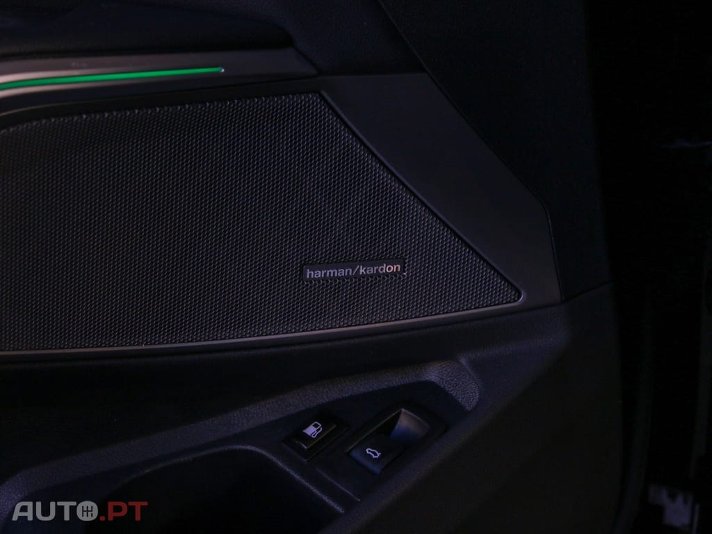 BMW 330 e Touring Pack Desportivo M Auto