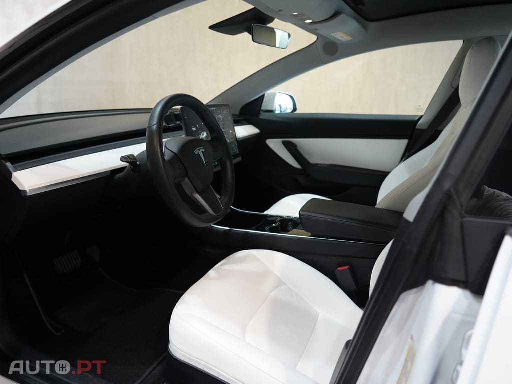 Tesla Model 3 Tração Traseira